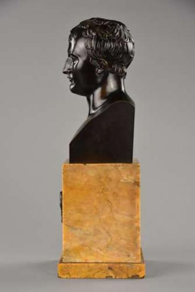 Fine quality early 19thc French bronze bust of Napoleon on marble base