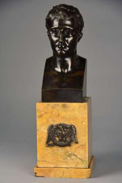 Fine quality early 19thc French bronze bust of Napoleon on marble base