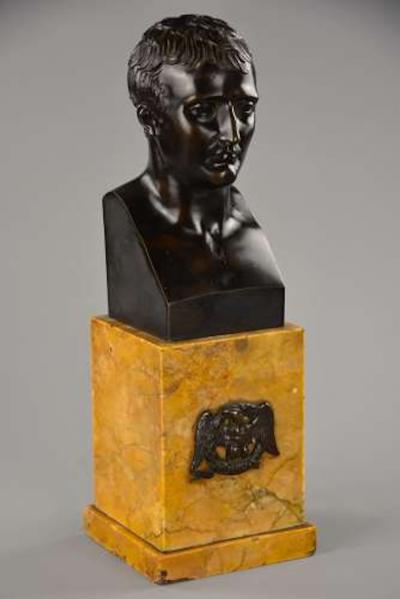 Fine quality early 19thc French bronze bust of Napoleon on marble base