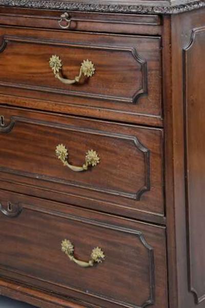 Fine quality late 19th century mahogany chest of drawers