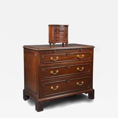 Fine quality late 19th century mahogany chest of drawers