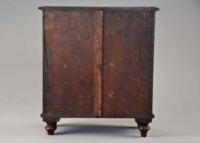 Fine quality mid 19thc mahogany miniature bow front chest of drawers
