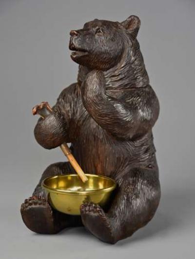 Finely carved 19thc Black Forest brown bear humidor or tobacco box