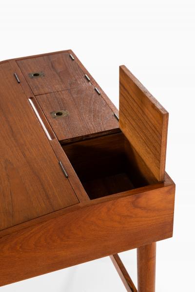 Finn Juhl Desk NV 40 Produced by Cabinetmaker Niels Vodder