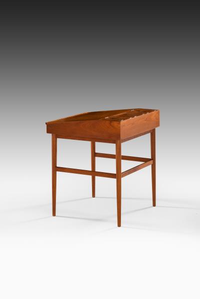 Finn Juhl Desk NV 40 Produced by Cabinetmaker Niels Vodder