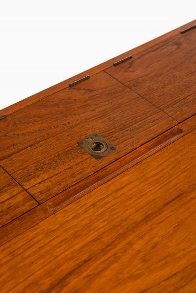 Finn Juhl Desk NV 40 Produced by Cabinetmaker Niels Vodder