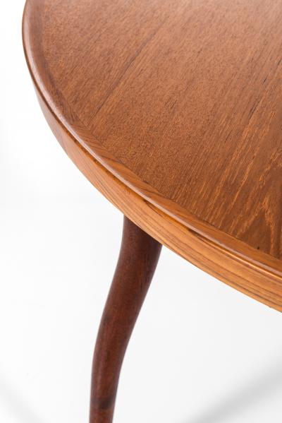 Finn Juhl Dining Table Model NV 56 Produced by Cabinetmaker Niels Vodder