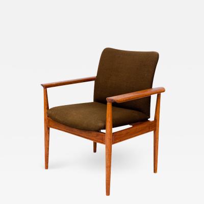 Finn Juhl FINN JUHL DIPLOMAT ARMCHAIRS