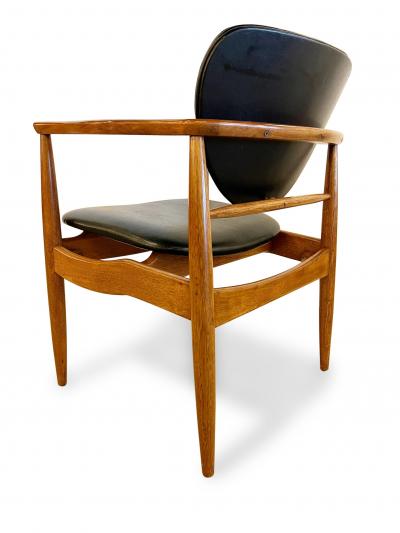 Finn Juhl John Stuart Set of 14 Danish Mid Century Walnut and Black Leather Chairs