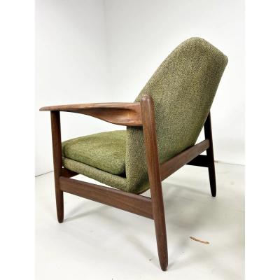 Finn Juhl Pair of 1960s Sculpted Teak Danish Lounge Chairs