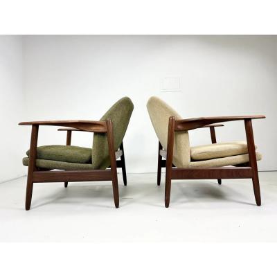 Finn Juhl Pair of 1960s Sculpted Teak Danish Lounge Chairs