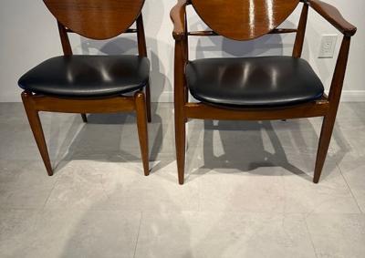 Finn Juhl Set of 12 American Modern Walnut Dining Chairs Finn Juhl for Widdicomb 1950s