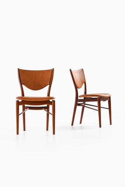 Finn Juhl Set of 6 Dining Chairs in Leather and Teak by Finn Juhl 1952