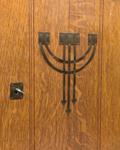 Finnish Art Nouveau Wall Cabinet in Quartersawn Oak Brass Early 20th Century