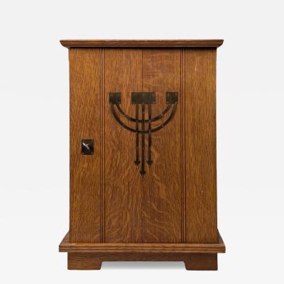 Finnish Art Nouveau Wall Cabinet in Quartersawn Oak Brass Early 20th Century