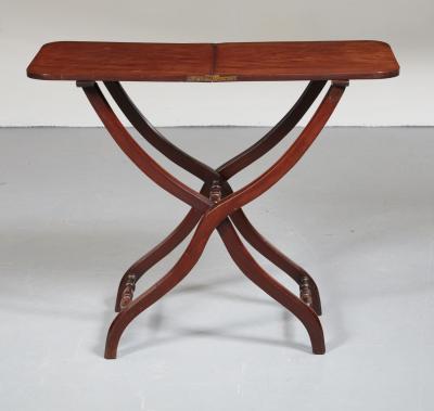 Folding Drinks Table