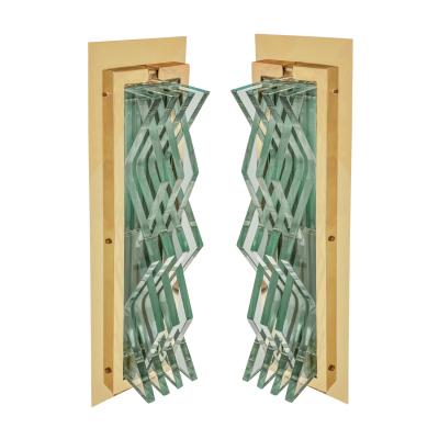 Fontana Arte Fontana Arte Pair of Impressive Wall Sconces with Sculpted Glass 1950s