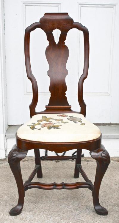 Fourteen American Queen Anne Revival Dining Chairs