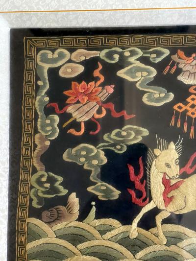 Framed Chinese Qing Dynasty Embroidered Ninth Military Rank Badge