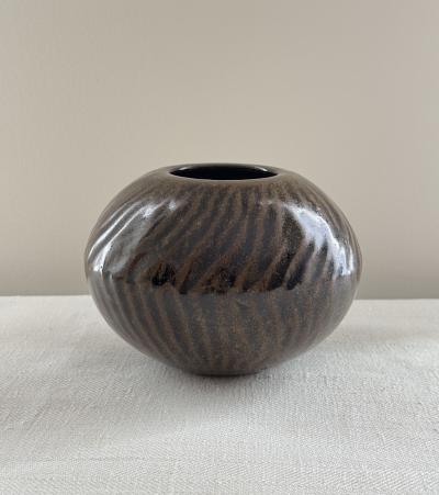 Fran is Katchatouroff two vases and a closed form 1970s