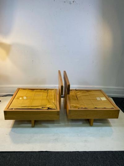 Frank Lloyd Wright MODERN ARCHITECTURAL PAIR OF CHAIRS IN THE MANNER OF FRANK LLOYD WRIGHT