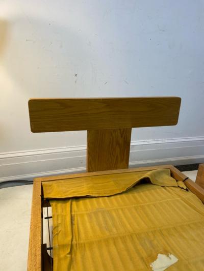 Frank Lloyd Wright MODERN ARCHITECTURAL PAIR OF CHAIRS IN THE MANNER OF FRANK LLOYD WRIGHT