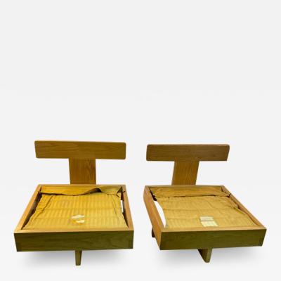 Frank Lloyd Wright MODERN ARCHITECTURAL PAIR OF CHAIRS IN THE MANNER OF FRANK LLOYD WRIGHT