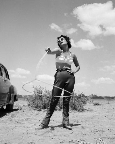 Frank Worth Elizabeth Taylor with Lasso On Set