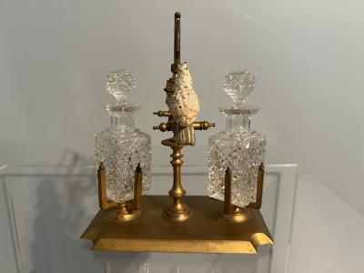 Franz Bergmann AUSTRIAN COLD PAINTED BRONZE COCKATOOS ON SWINGING PERCH CRUET SET