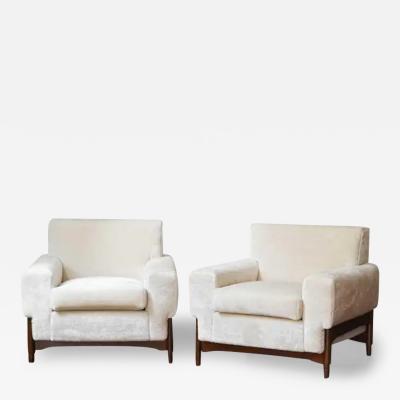 Fratelli Saporiti Pair of walnut armchairs designed by Sergio and Giorgio Saporiti