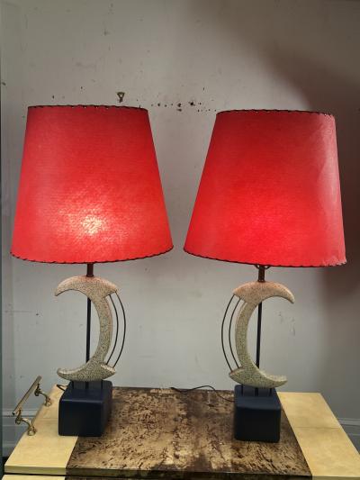 Frederick Weinberg MID CENTURY PLASTER BRASS ABSTRACT SCULPTURAL LAMPS WITH ORIGINAL RED SHADES