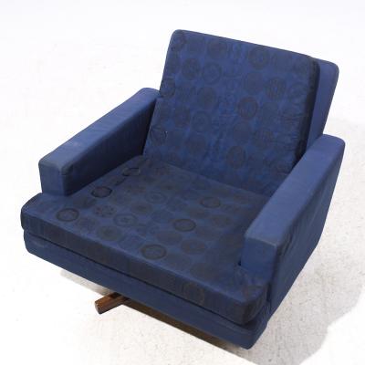 Fredrik Kayser Fredrik Kayser Model 807 Mid Century Norwegian Swivel Lounge Chairs Pair