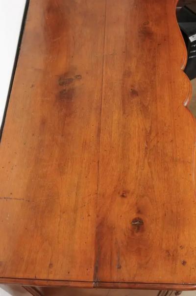 French 1720s Regence Walnut Commode in the Manner of the Thomas and Pierre Hache