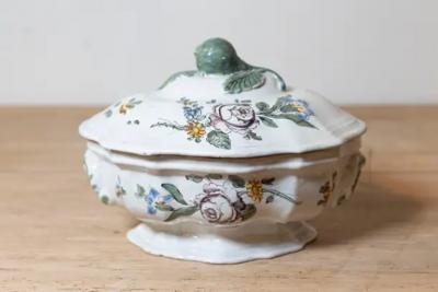 French 1750s Faience Oval Shaped Soup Tureen from Bordeaux with Floral Decor