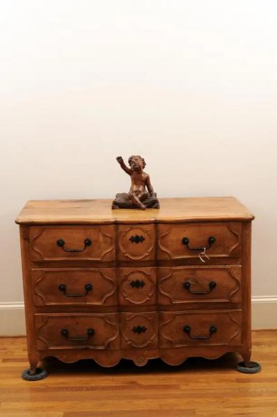 French 1780s Baroque Style Walnut Sculpture of a Putto Sitting on a Pillow