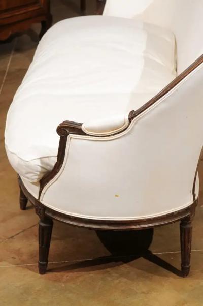 French 1780s Louis XVI Period Walnut Canap en Corbeille