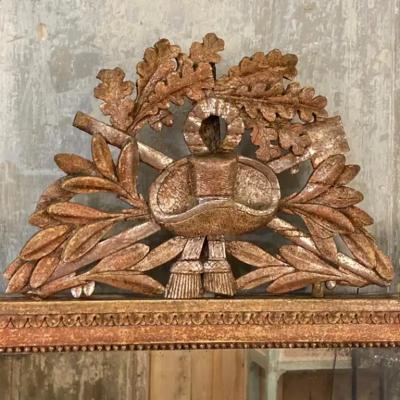 French 1790s Louis XVI Giltwood Wall Mirror with Carved Gardening Crest