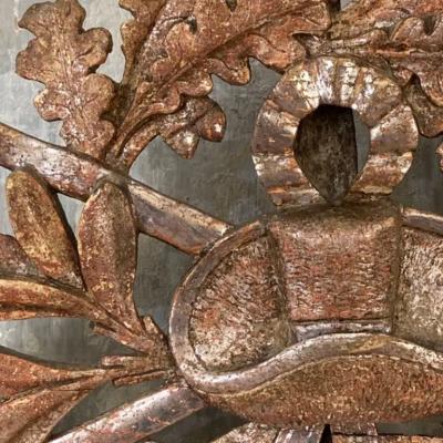 French 1790s Louis XVI Giltwood Wall Mirror with Carved Gardening Crest