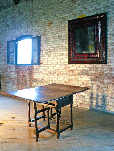 French 17th Century Louis XIII Walnut and inlaid Drop Leaf Table