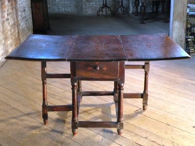 French 17th Century Louis XIII Walnut and inlaid Drop Leaf Table