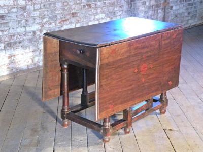French 17th Century Louis XIII Walnut and inlaid Drop Leaf Table