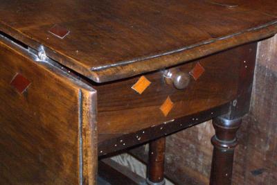 French 17th Century Louis XIII Walnut and inlaid Drop Leaf Table