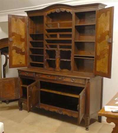 French 1820s Walnut Restoration Vaisselier from Bresse with Burl Wood Panels