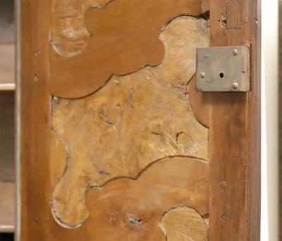 French 1820s Walnut Restoration Vaisselier from Bresse with Burl Wood Panels