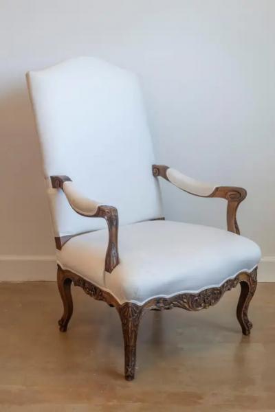 French 1840s Louis XV Style Walnut Fauteuil with Carved Accents and Upholstery
