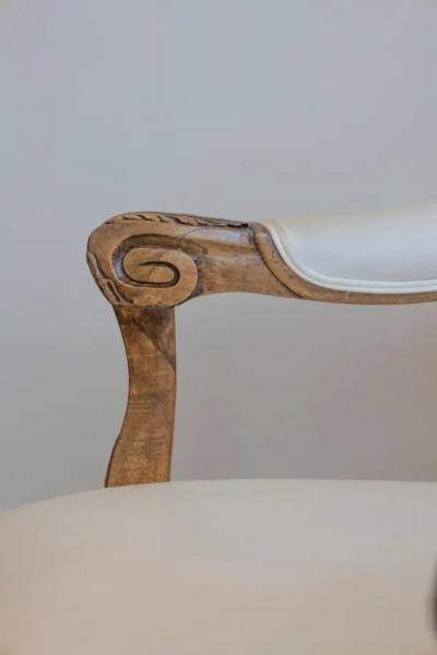 French 1840s Louis XV Style Walnut Fauteuil with Carved Accents and Upholstery