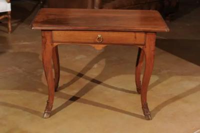 French 1860s Louis XV Style Walnut Side Table with Hoofed Feet and Single Drawer
