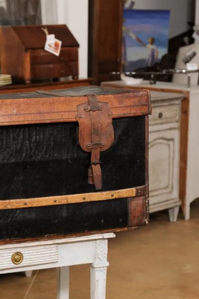 French 1890s Brown and Black Travel Trunk with Leather Straps and Aged Patina