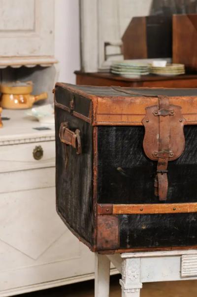 French 1890s Brown and Black Travel Trunk with Leather Straps and Aged Patina