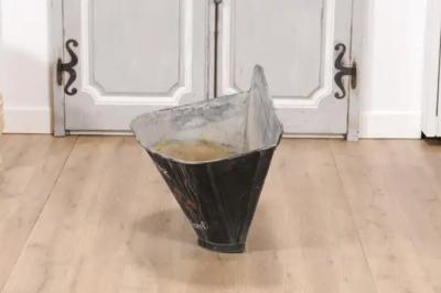 French 1890s Ch teau Villaret Grape Picking Hod with Fleur de Lys Motifs